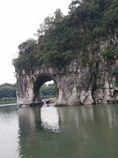 桂林名胜风景区:象鼻山