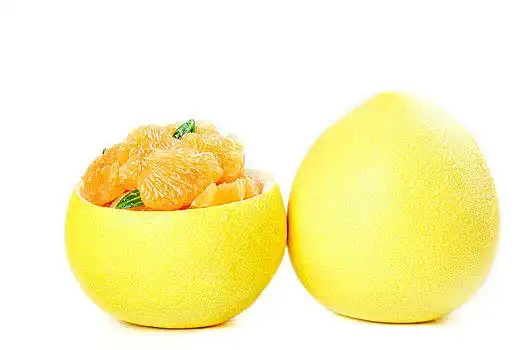 白底上放着黄金柚