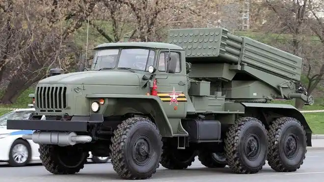 震撼俄军122毫米火箭炮发射温压弹恐怖绝伦中国有类似装备吗