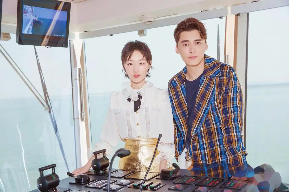 【儒意出品】 李易峰&周冬雨合体登船,开启冒险之旅.