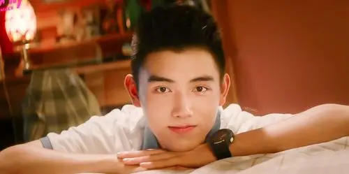 由陈飞宇,何蓝逗主演的青春校园电影《最好的我们》表现亮眼,以黑马