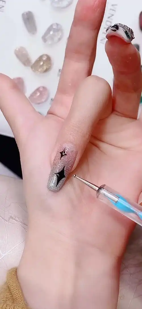 自学美甲#定位画四芒星,这也太简单了吧!