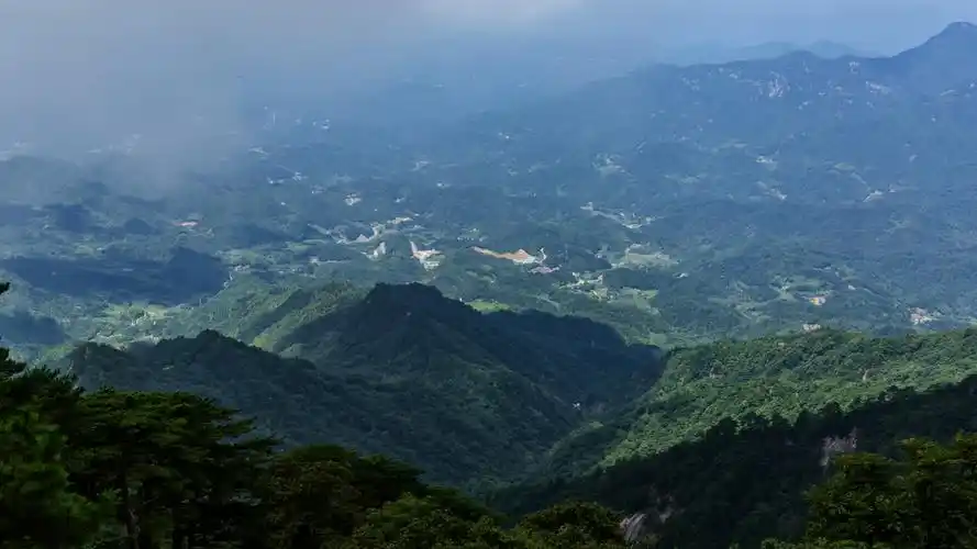 夏日避暑大别山,登顶主峰白马尖