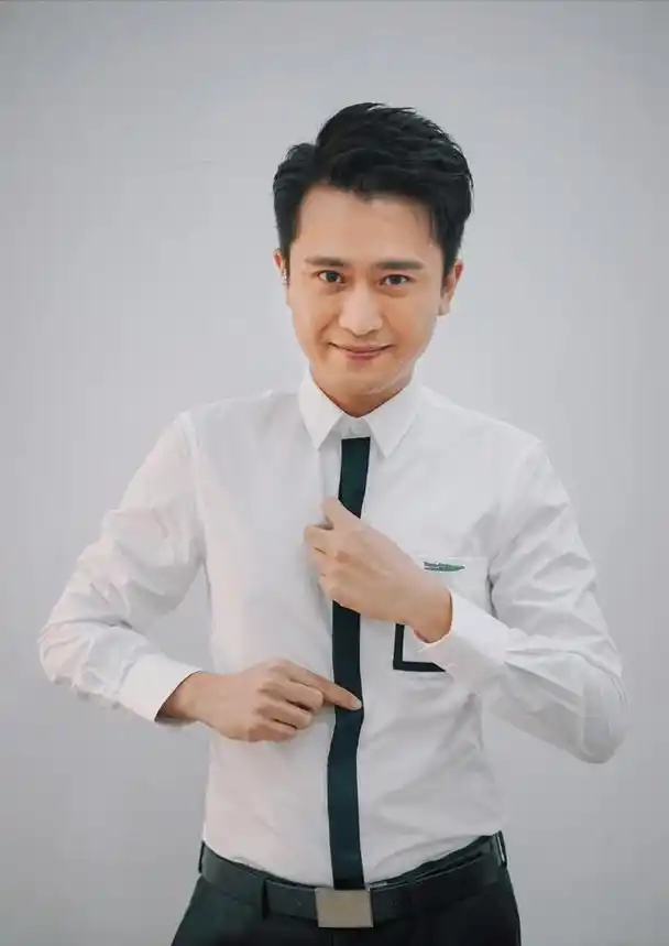 42岁的央视主持人杨帆才是真的人生赢家?看看他的生活你就知道了