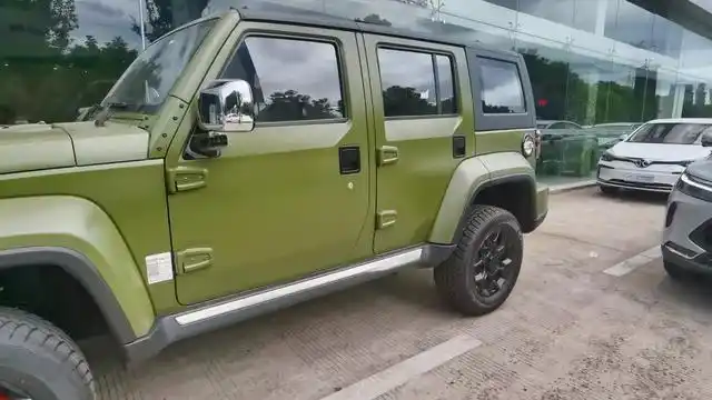 北京bj40柴油版军绿色