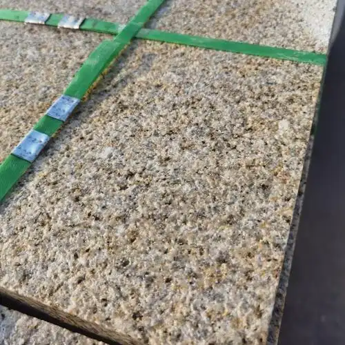 黄锈石 黄金麻火烧面 荔枝面毛板 3公分厚地铺墙面定制 山东厂家-搜采