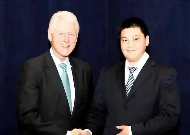 回顾严昊:身价千亿,迎娶知名女歌星,克林顿亲自来婚礼捧场