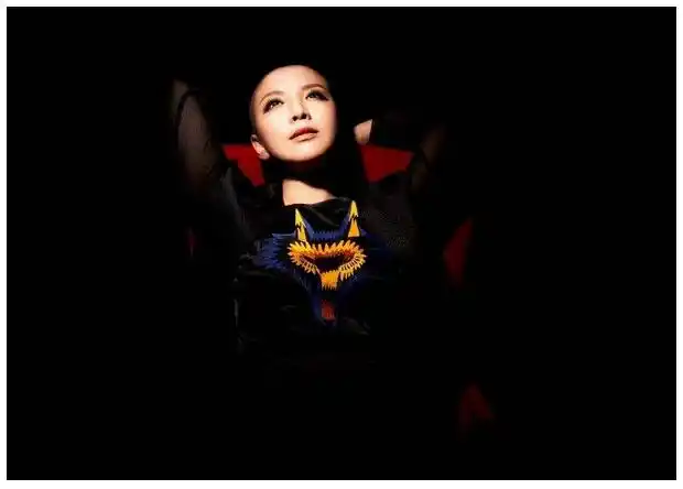 王韵壹为什么剃光头王韵壹得什么病被两次抢救