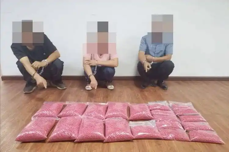 两大麻袋!云南凤庆警方破获特大运输毒品案 缴毒逾36公斤