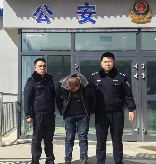 玛多县公安局刑警大队抓获一名网上在逃人员