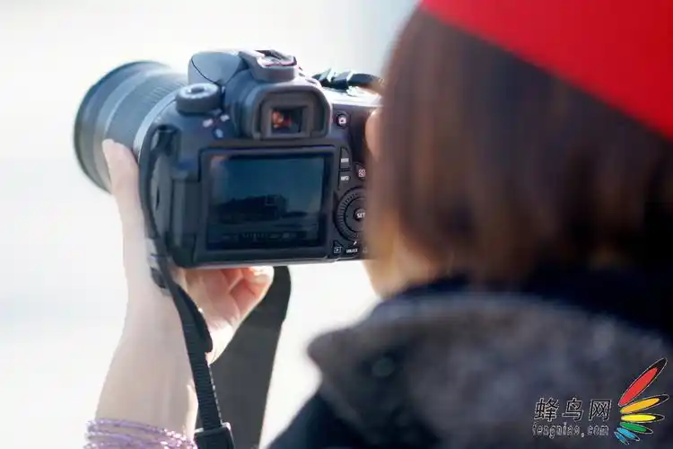 拿单反的女孩很美!荻荻邂逅佳能eos60d