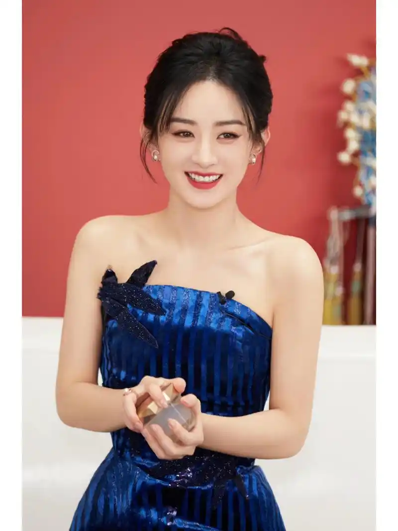 赵丽颖 性感礼服写真图7815.