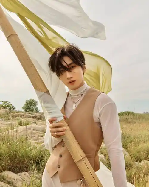 "独一无二的表演者"银赫今天出击音乐节目,首次展现新曲《be》舞台!