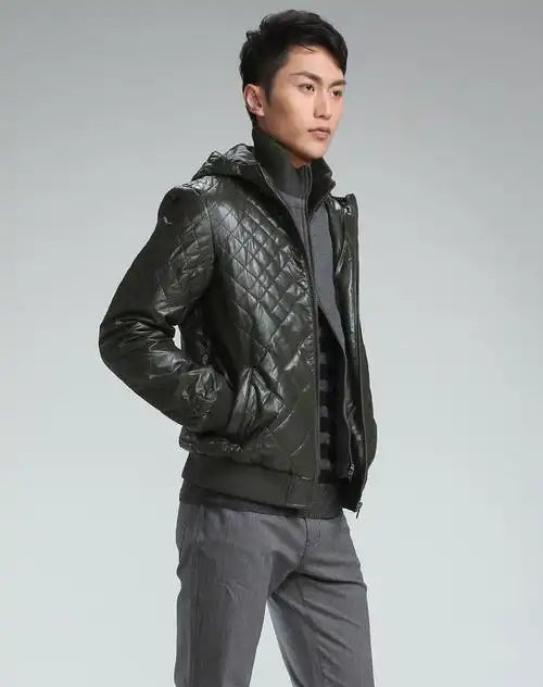 军绿灰色车线时尚连帽长袖外套