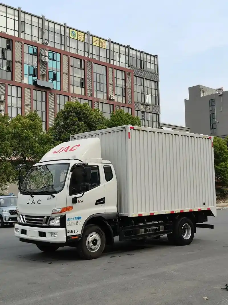 21年江淮骏铃v6排半箱货