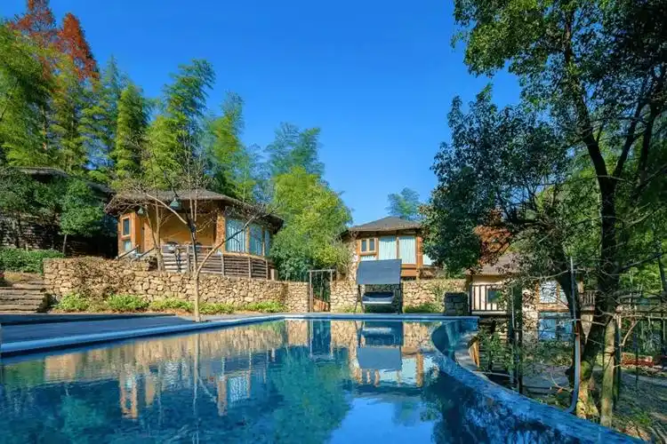 上海自驾3h藏在安吉竹林里的亲子民宿畅享竹林温泉丨简爱