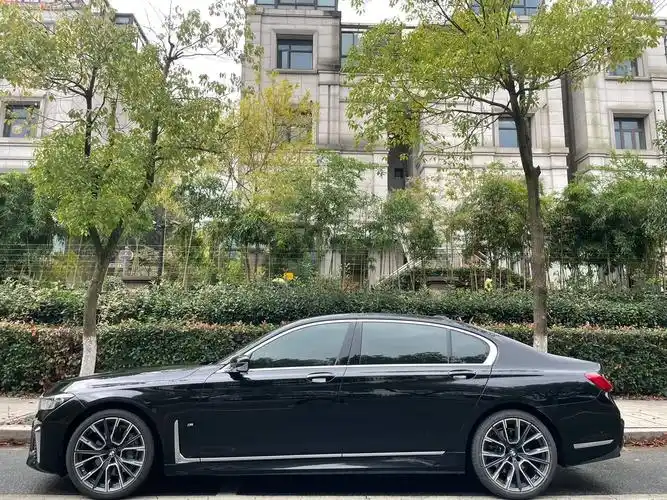 宝马7系 2021款 740li 领先型 m - 抖音