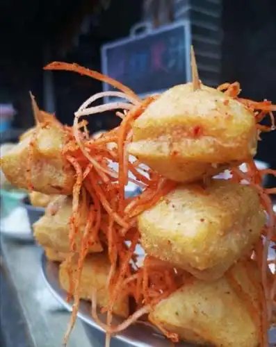 乐山犍为县罗城古镇特色小吃"咔咔咡".