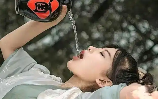 戏说酒改变历史