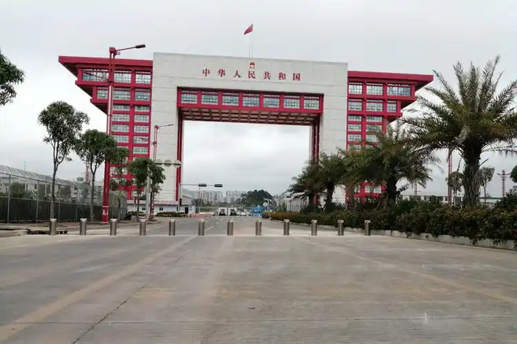 中国东兴-越南芒街跨境经济合作区,中越北仑河二桥口岸2号口