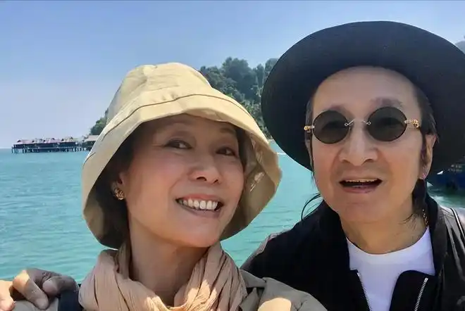 叶童携老公参加富豪聚会!