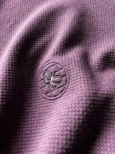 bv/葆蝶家!新标联名限量款!稀有拉丝镀金蝴蝶新标 横机菠萝针织衫