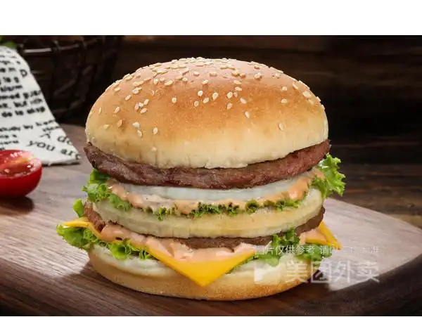 双层芝士牛肉堡图片