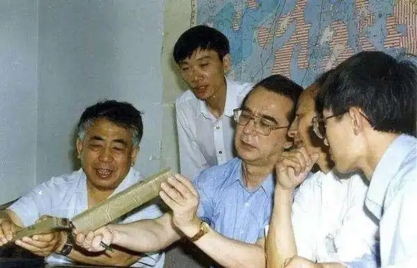 颜值超明星,不谈恋爱只搞学术|混血|科学家|王德民_新浪新闻