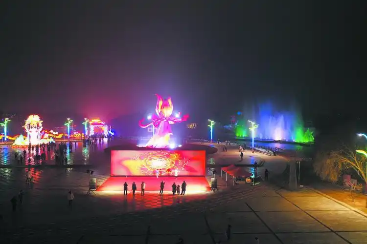 曹州牡丹园里过大年