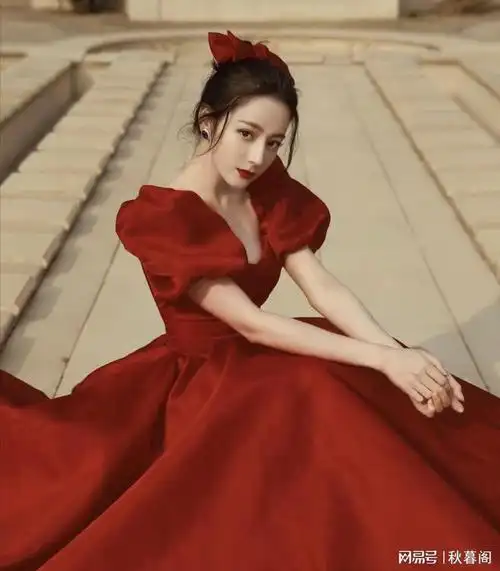 宜室宜家灼灼芳华 盘点杨紫,刘亦菲,赵丽颖…身着红色礼服超美|倪妮