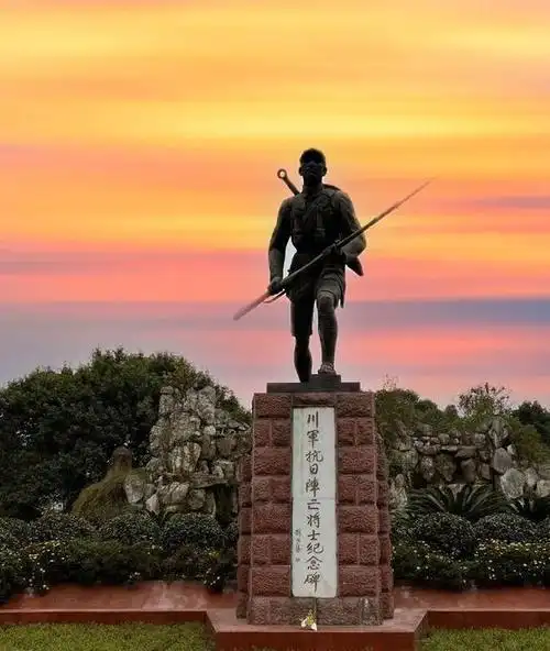 川军抗日纪念碑雕塑原型张朗轩的故事