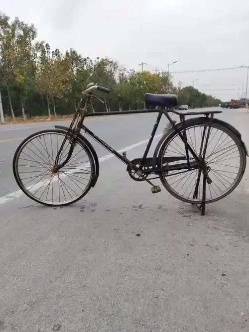 自行车怀旧收藏70年代民俗物件老式二八摆件影视摆件