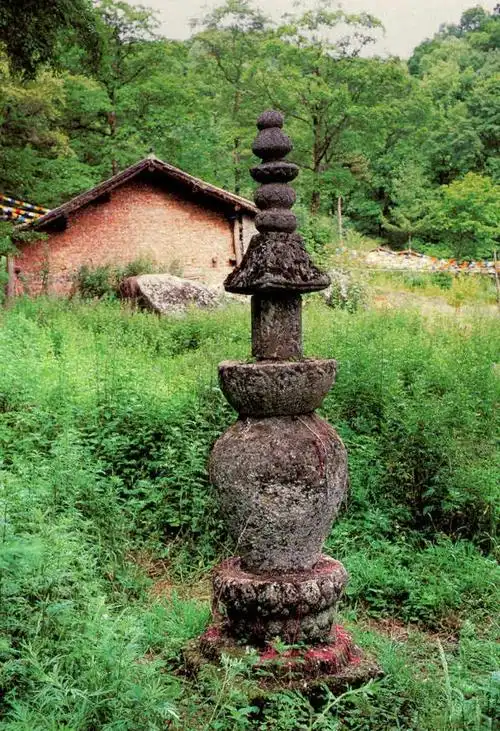 青峰寺舍利塔群