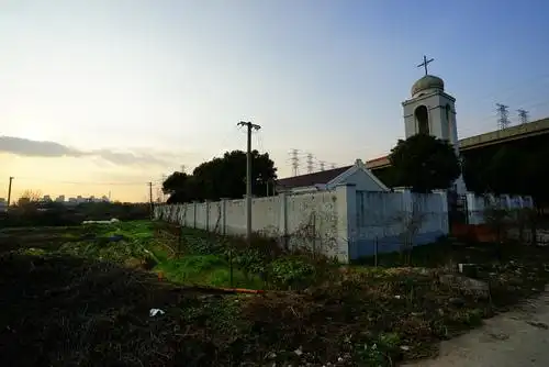 北桥天主堂 位于闵行区颛桥镇中.