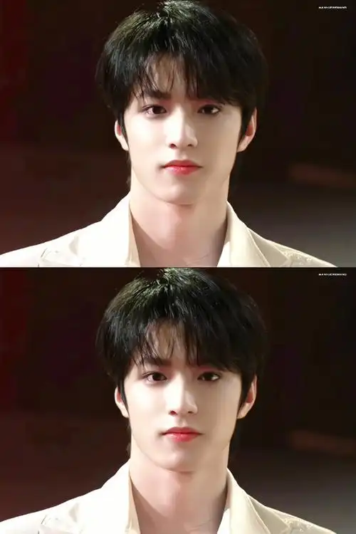 刘耀文 fashion item