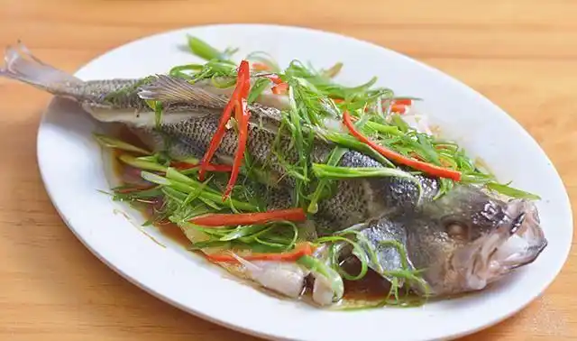做清蒸鱼时大厨教你3个小技巧鱼肉鲜嫩好吃还没腥味收藏了