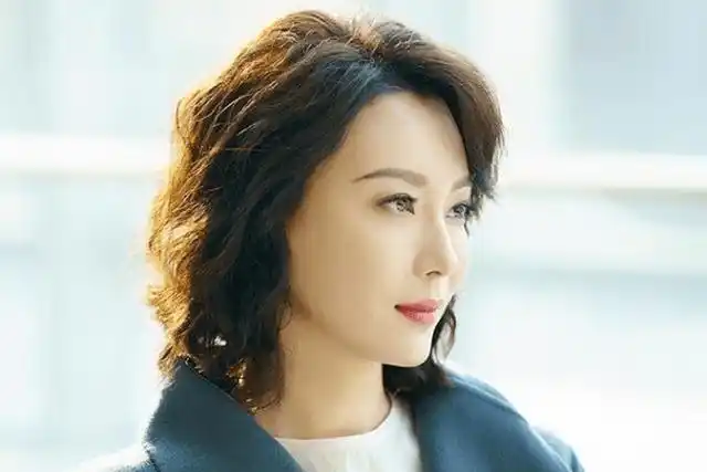 五十岁女人不显老的发型