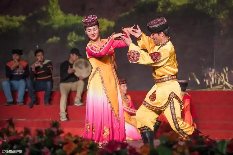 新疆帕米尔高原世居着高山之鹰塔吉克人她们个个颜值超高