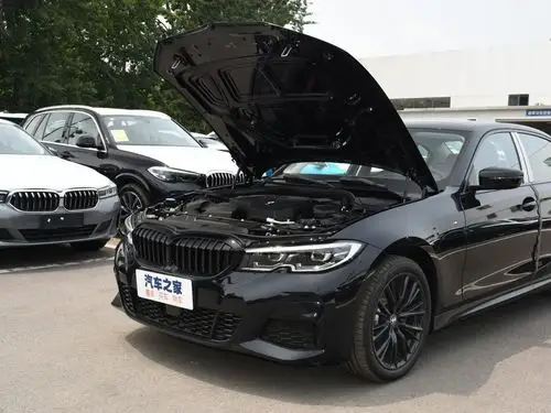 华晨宝马 宝马3系 2021款 改款二 330li xdrive m运动曜夜套装