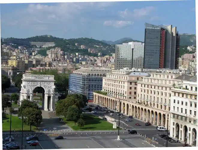 热那亚genova,是意大利北部的港口城市,属于利古里亚大区,是该大区