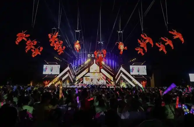 第二十三届中国·盱眙国际龙虾节文艺晚会精彩上演|登高望远_新浪新闻