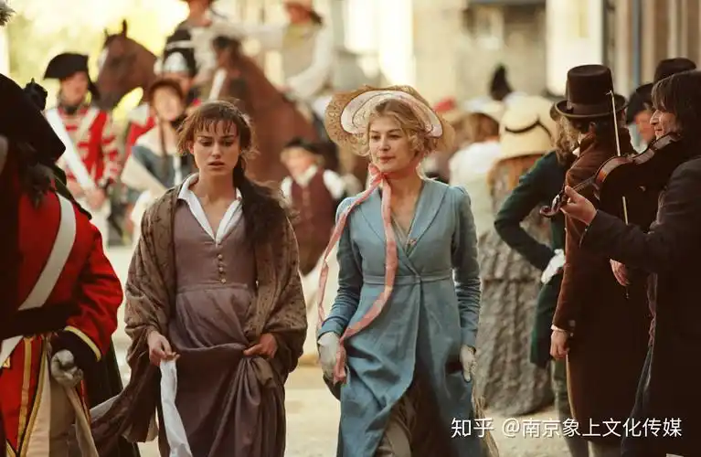 中景镜头是电影的骨干镜头,一部常规影片中,中景处理的好坏,往往是