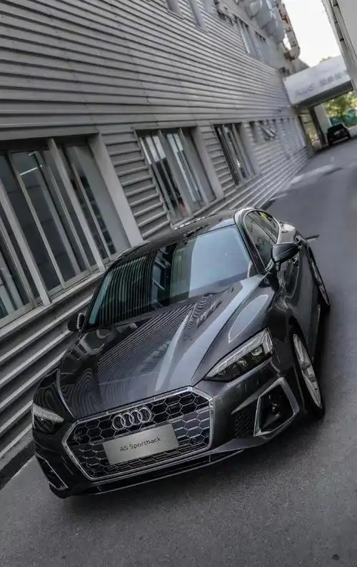 当前位置:>易车>社区>奥迪a5社区>奥迪a5天云灰现车价格美丽91>