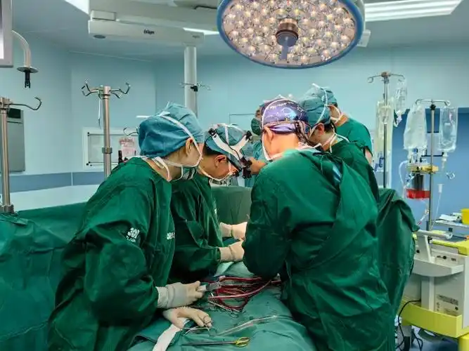 三岁患儿在解放军总医院第七医学中心成功实施心脏移植