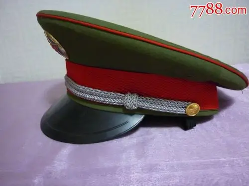 陆*军官大檐帽