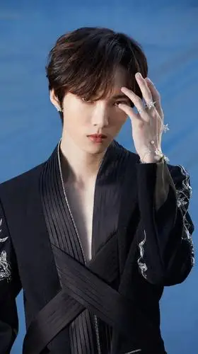 【手机壁纸】r1se赵磊