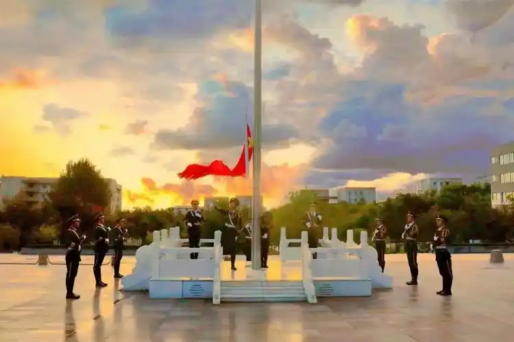 校会纳新 | 律人律己,雷厉风行;外塑形象,内修气质;扬我国旗,护我国威