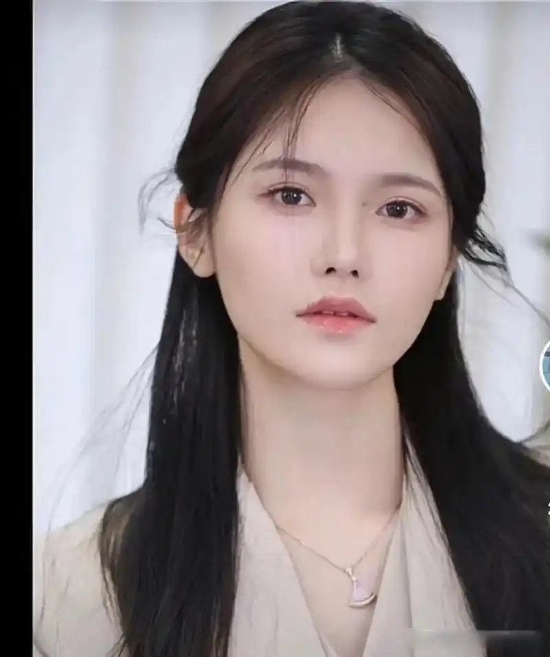 大小杨哥眼光是真的好,未成名前就能找到这么美的