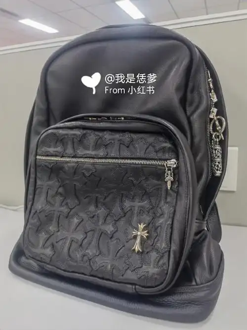 感觉比驴牌啥的舒服太多,越背越喜欢#chromehearts  #克罗心双肩包