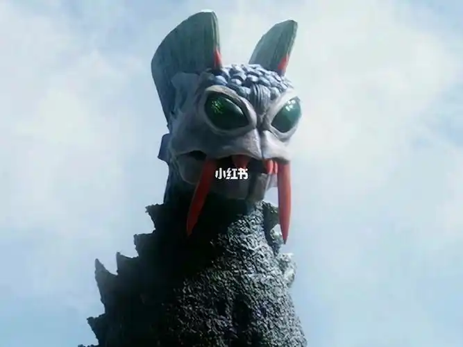 蛾超兽德拉格里vs宇宙大怪兽阿斯托罗姆斯